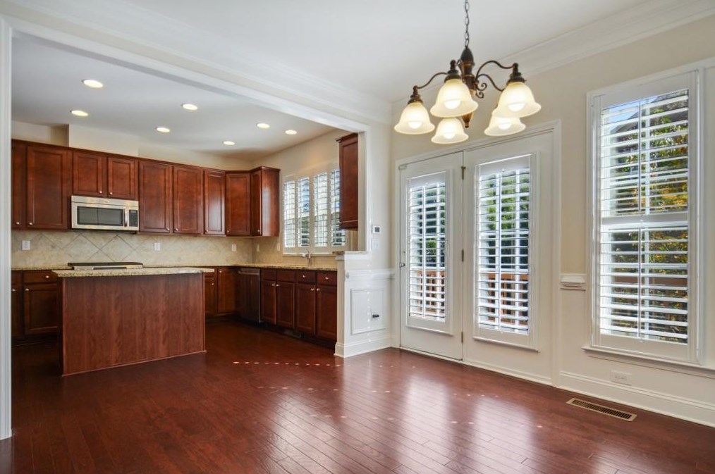 5 Highgate Trl, Decatur GA 30030-1334 exterior