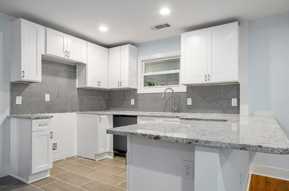 1717 Hollyhock Ter, Decatur GA  30032-4828 exterior