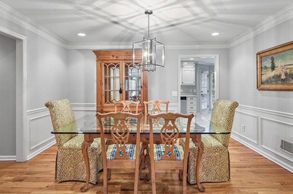 3803 Watkins Pl, Atlanta GA  30319-1828 exterior