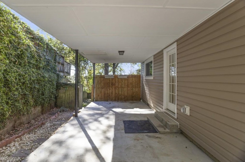 1022 Shepherds Ln, Atlanta GA 30324-4612 exterior