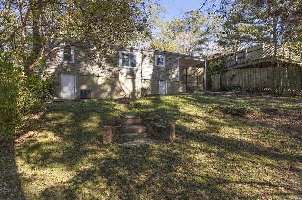 1022 Shepherds Ln, Atlanta GA 30324-4612 exterior