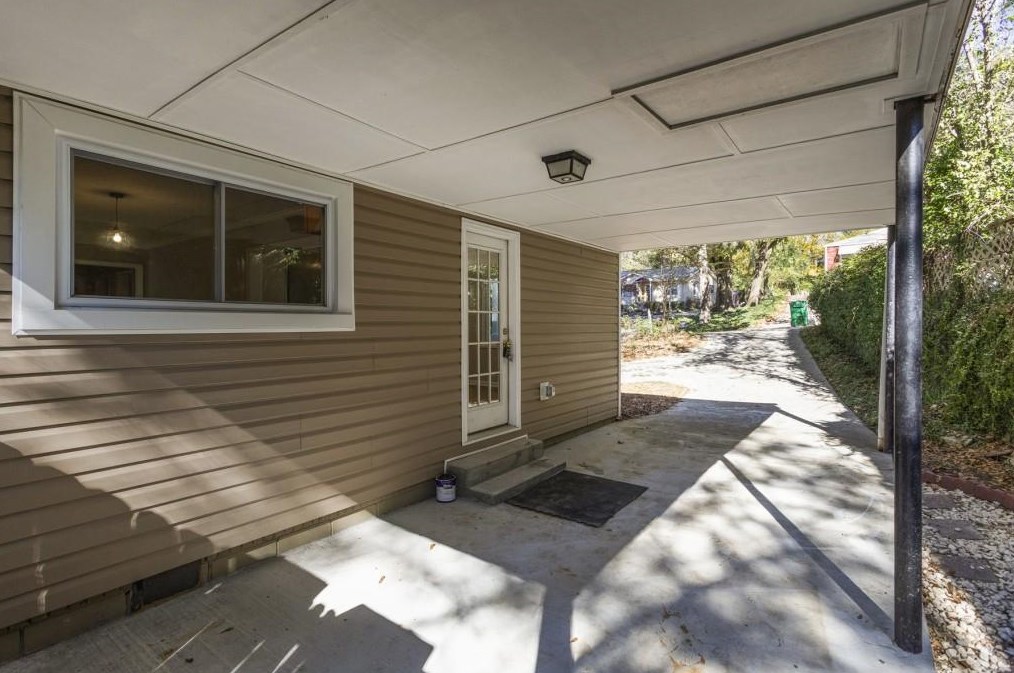 1022 Shepherds Ln, Atlanta GA 30324-4612 exterior