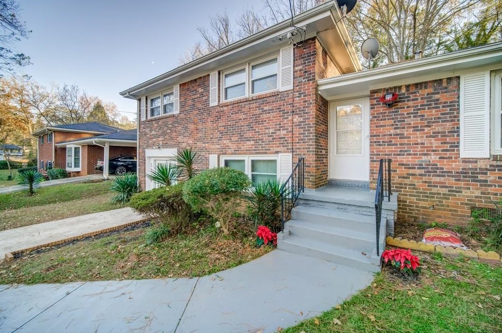 2579 Tyler Way, Decatur GA  30032-5627 exterior