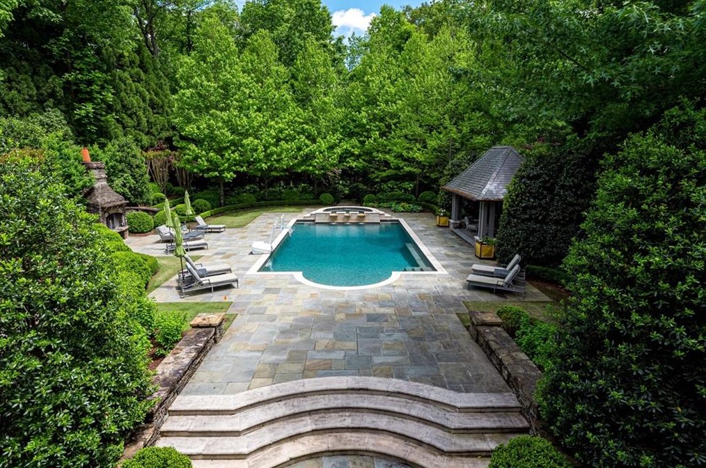 3497 Woodhaven Rd, Atlanta GA  30305-1008 exterior