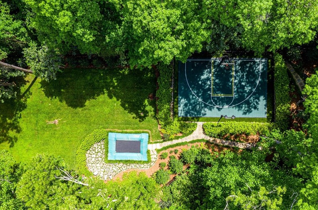 3497 Woodhaven Rd, Atlanta GA  30305-1008 exterior