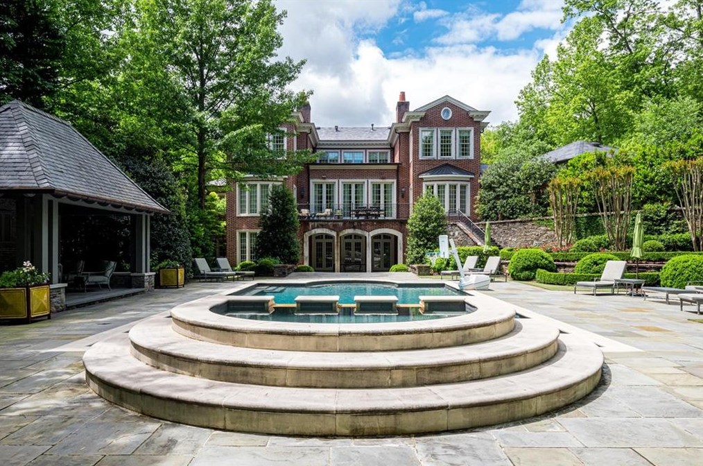 3497 Woodhaven Rd, Atlanta GA  30305-1008 exterior