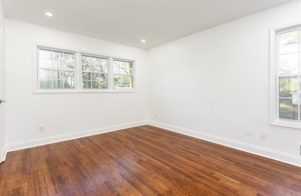 1635 Spruce Valley Dr, Decatur GA  30033-2503 exterior