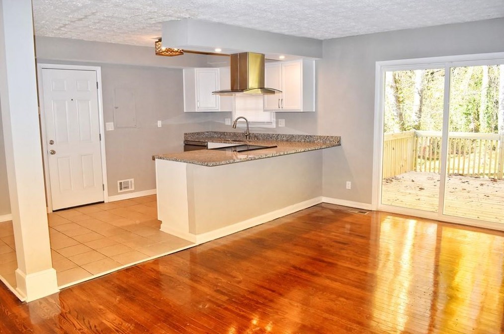 2042 Barberrie Ln, Decatur GA 30032-3918 exterior