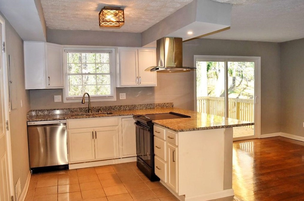 2042 Barberrie Ln, Decatur GA 30032-3918 exterior