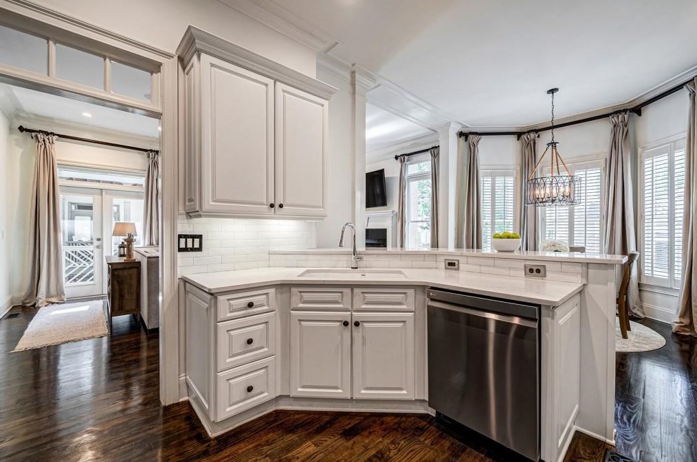 1353 Vlg Park Dr, Atlanta GA 30319-3480 exterior