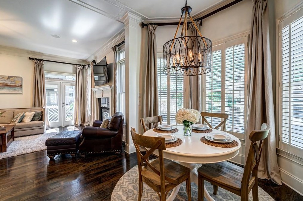 1353 Vlg Park Dr, Atlanta GA 30319-3480 exterior