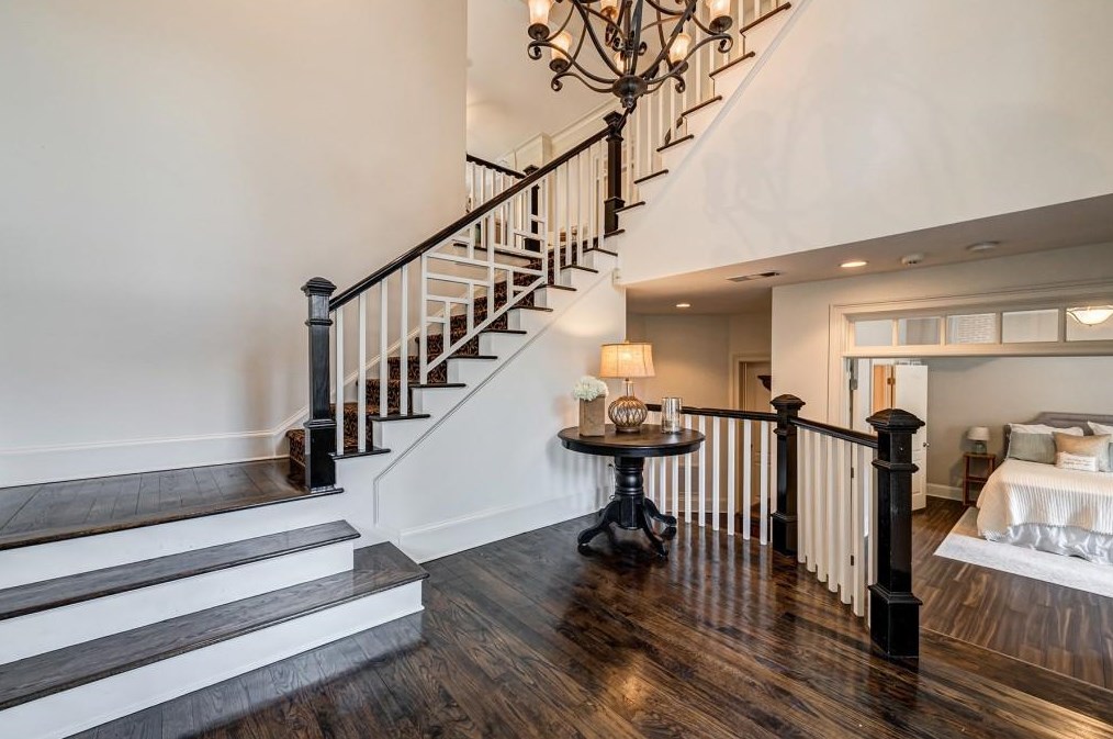 1353 Vlg Park Dr, Atlanta GA 30319-3480 exterior