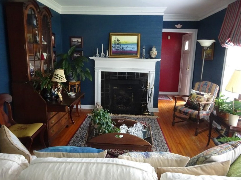 302 Old Ivy Rd, Atlanta GA  30342-4524 exterior