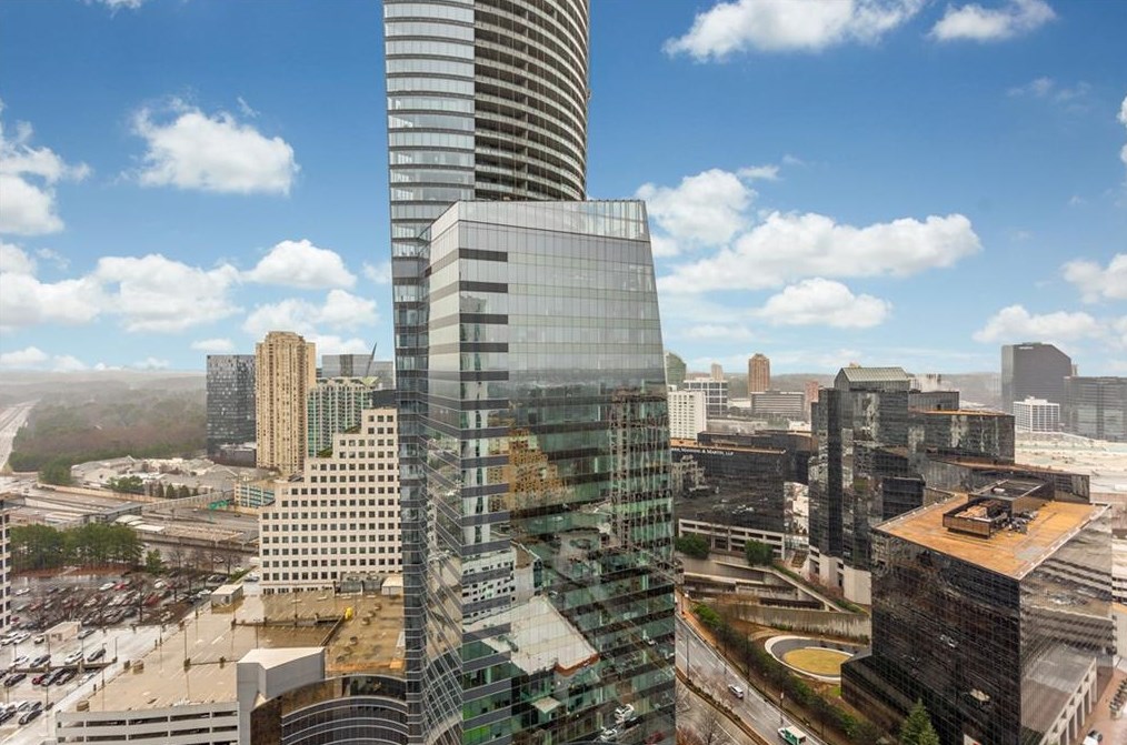 3324 Peachtree Rd, Atlanta GA  30326-1001 exterior