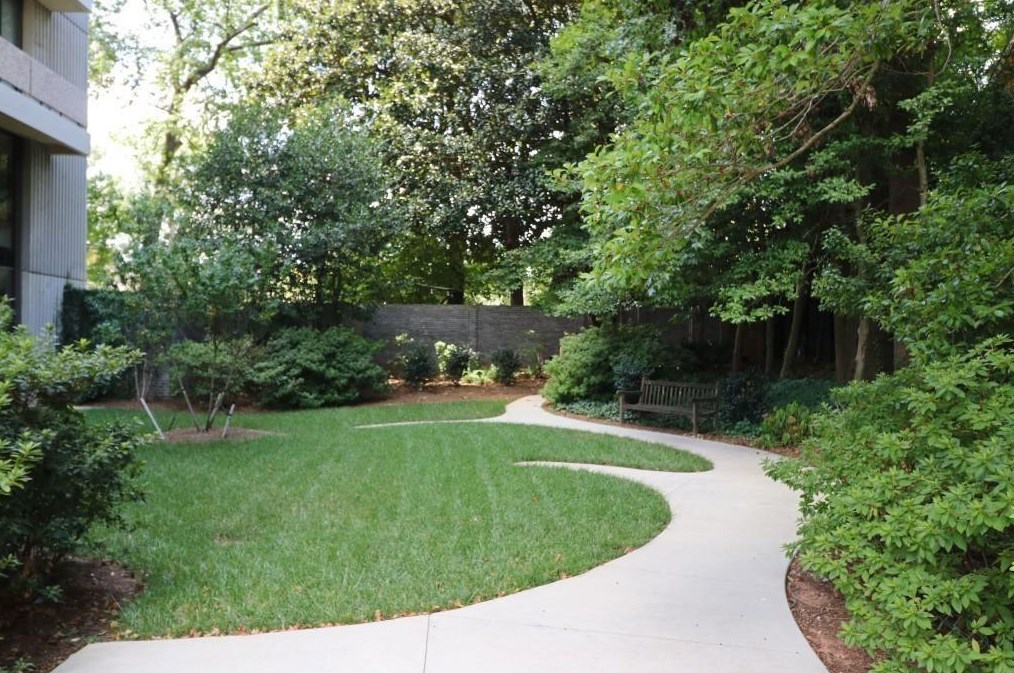 2575 Peachtree Rd, Atlanta GA  30305-5638 exterior