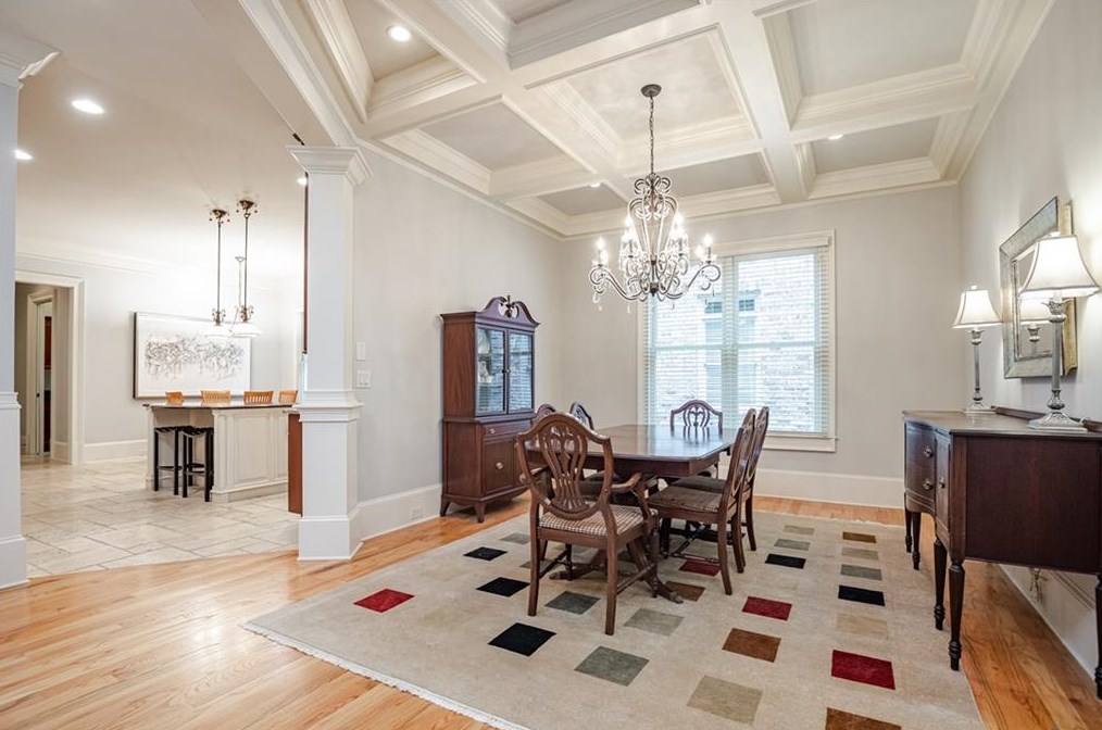 3174 Silver Lk Dr, Atlanta GA 30319-2344 exterior