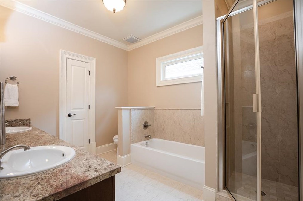 3174 Silver Lk Dr, Atlanta GA 30319-2344 exterior