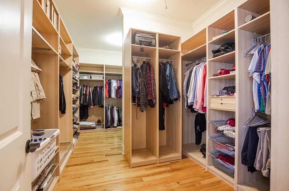 3174 Silver Lk Dr, Atlanta GA 30319-2344 exterior