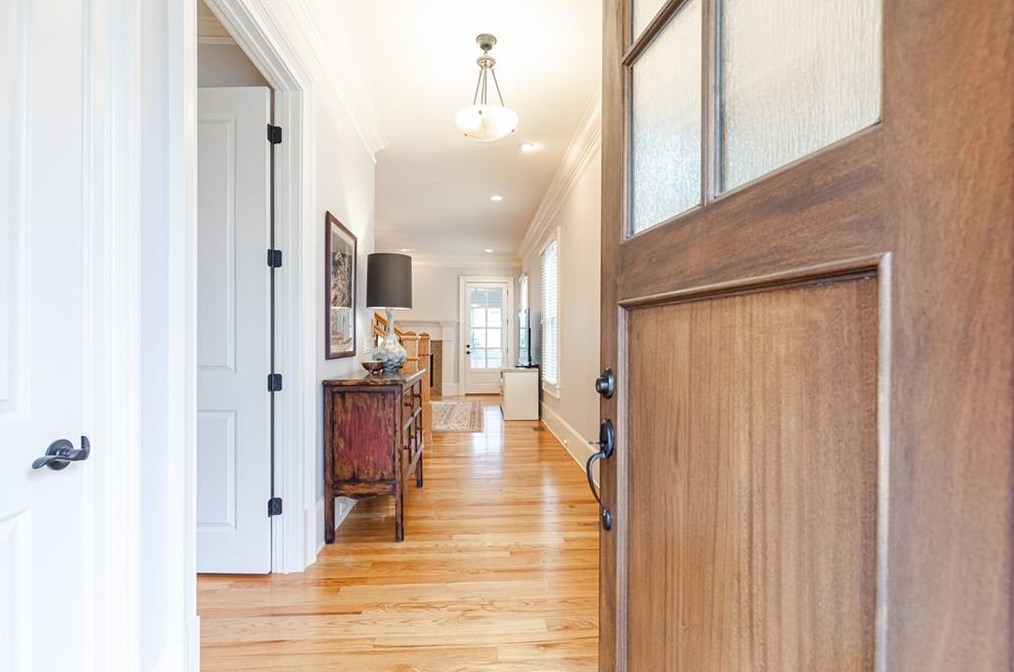 3174 Silver Lk Dr, Atlanta GA 30319-2344 exterior