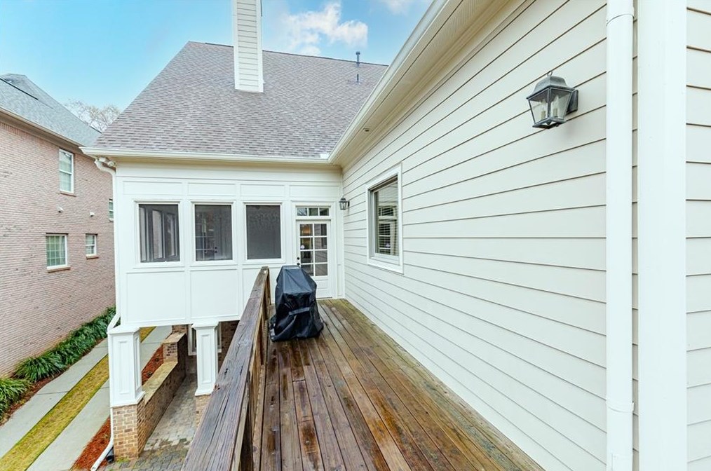 3174 Silver Lk Dr, Atlanta GA 30319-2344 exterior