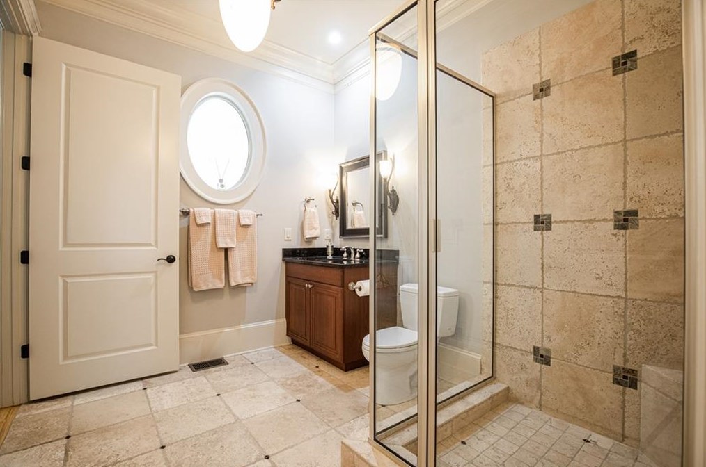 3174 Silver Lk Dr, Atlanta GA 30319-2344 exterior