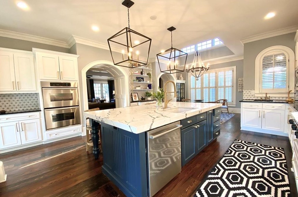 4026 Whittington Dr, Atlanta GA  30342-4208 exterior