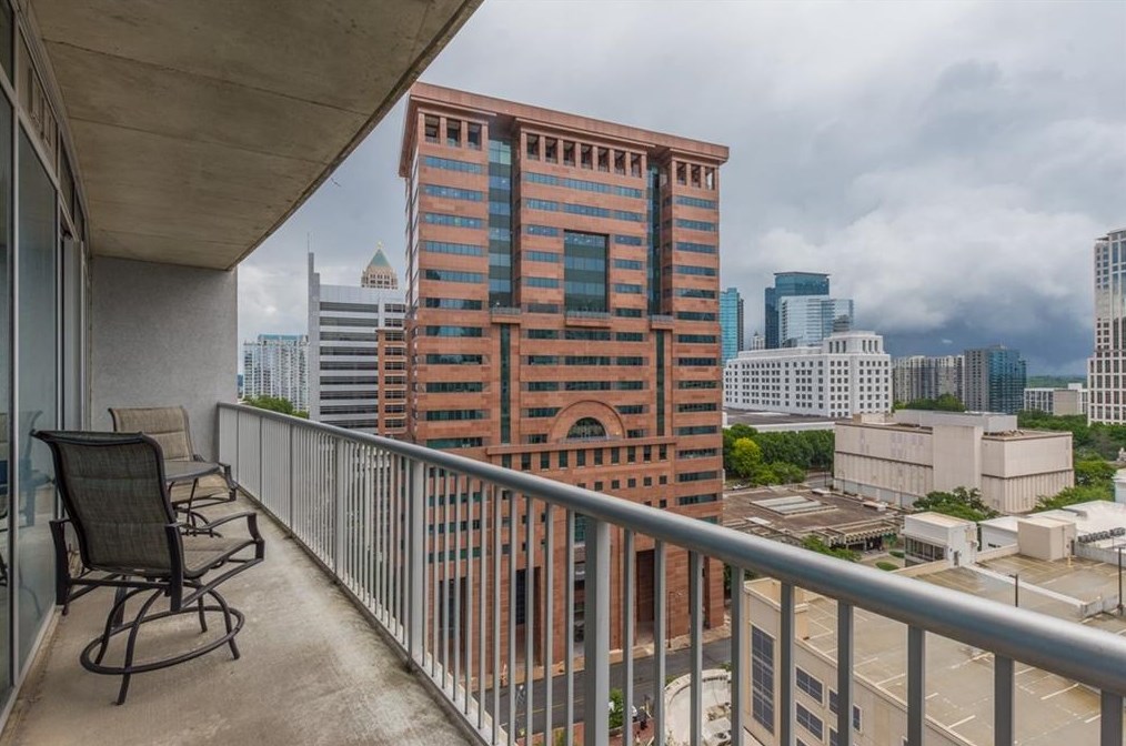950 Peachtree St, Atlanta GA  30309-3862 exterior