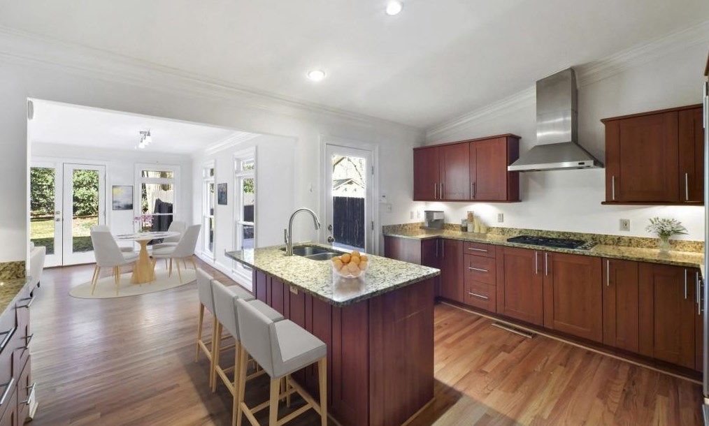 1930 Wildwood Pl, Atlanta GA  30324-4957 exterior