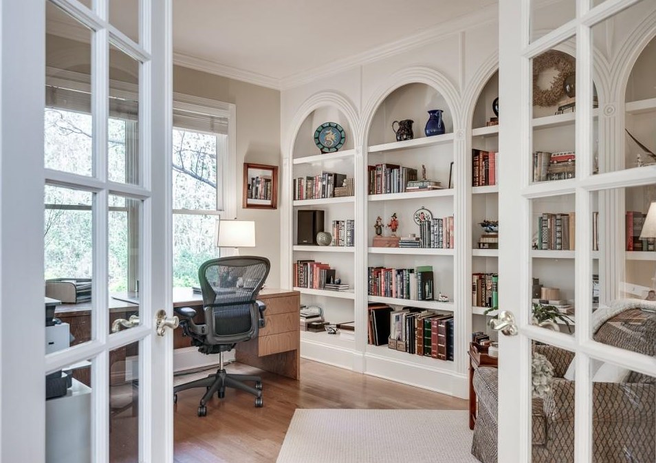2478 Oakleigh Ct, Atlanta GA  30329 exterior