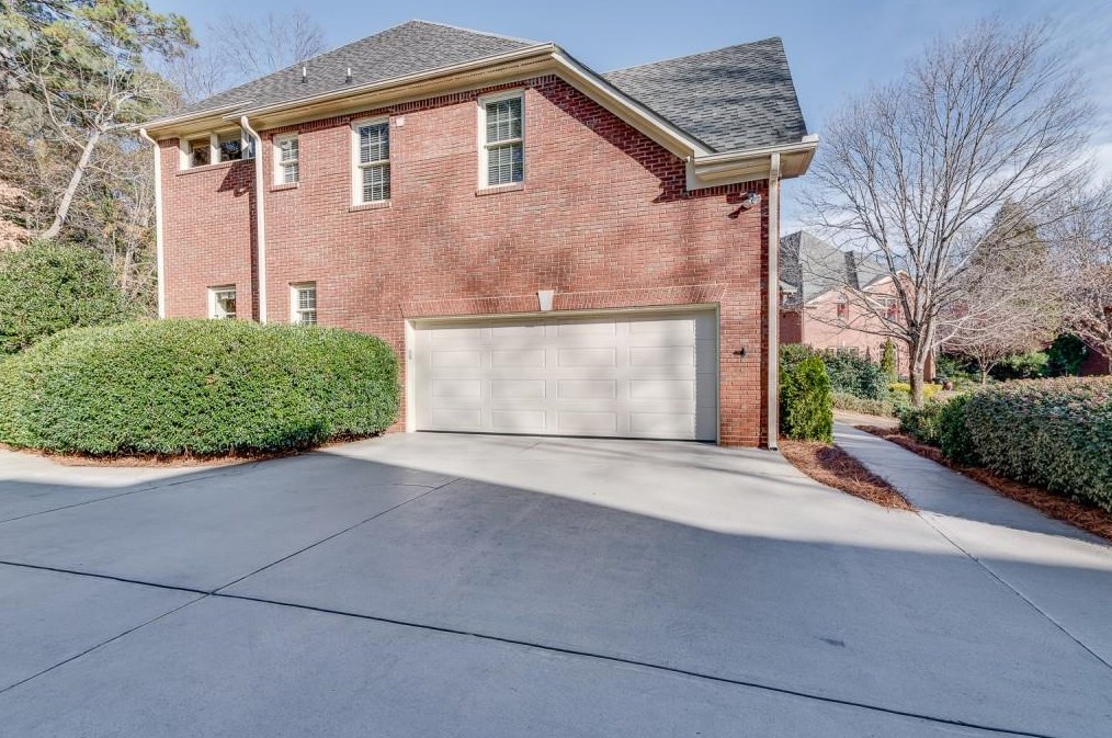 2478 Oakleigh Ct, Atlanta GA  30329 exterior