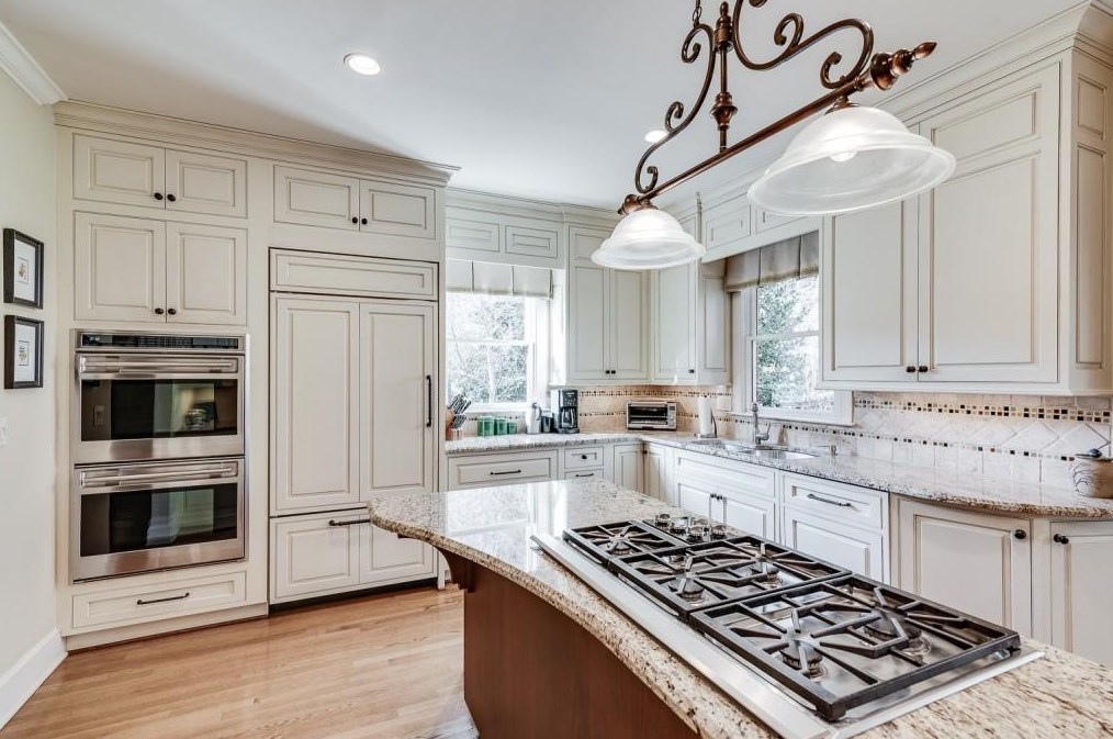 2478 Oakleigh Ct, Atlanta GA  30329 exterior