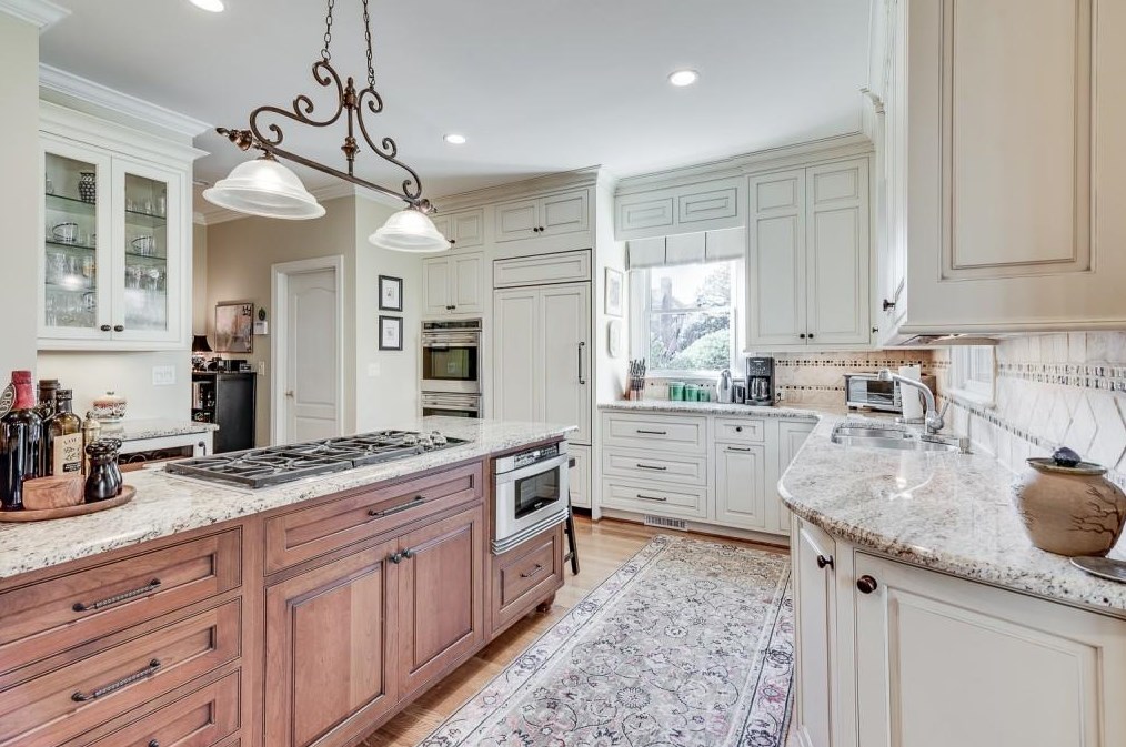 2478 Oakleigh Ct, Atlanta GA  30329 exterior