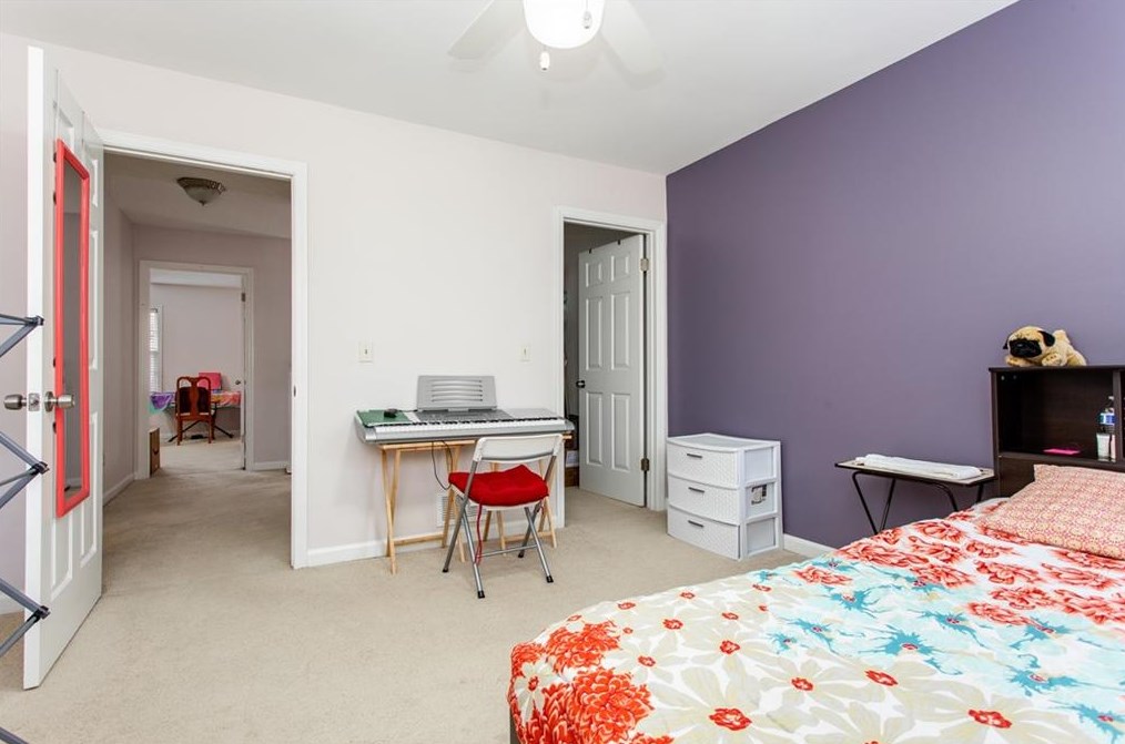 4561 Vlg Oaks Way, Atlanta GA 30338-5711 exterior