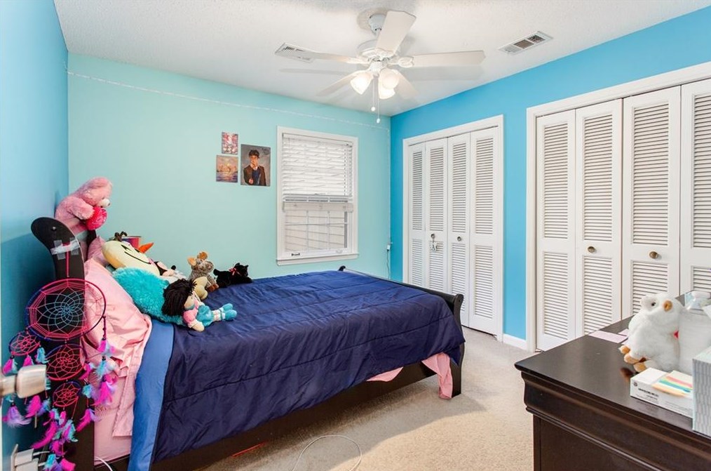 4561 Vlg Oaks Way, Atlanta GA 30338-5711 exterior