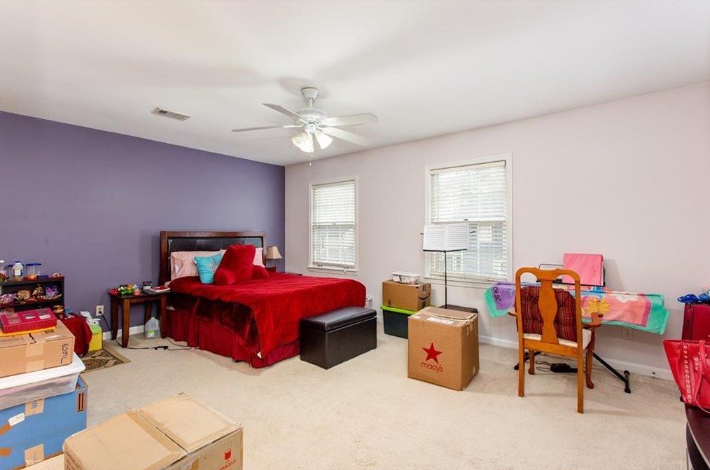 4561 Vlg Oaks Way, Atlanta GA 30338-5711 exterior