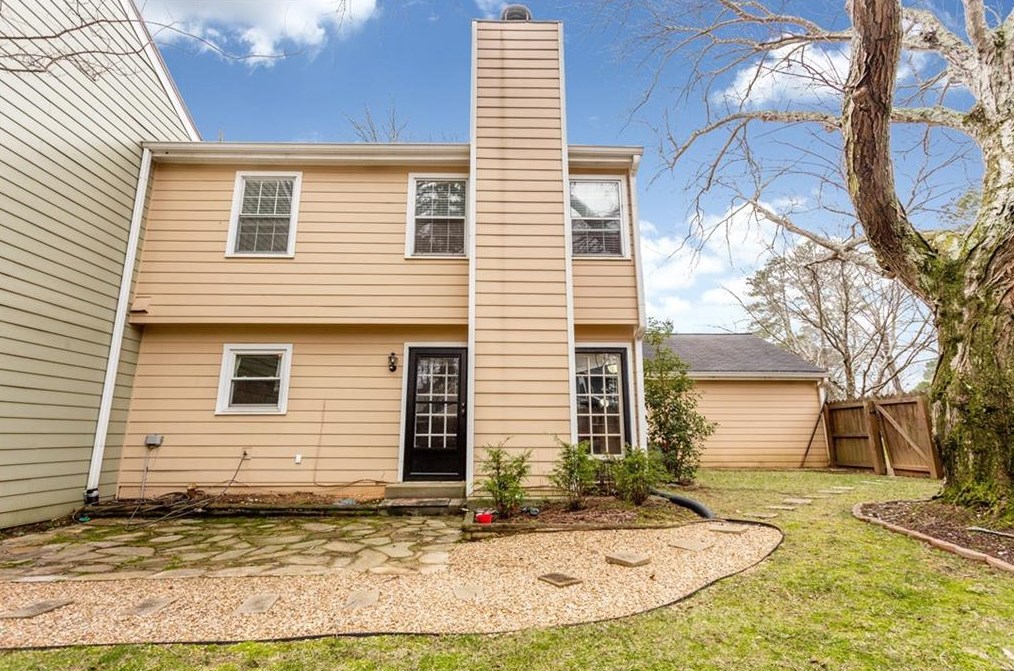 4561 Vlg Oaks Way, Atlanta GA 30338-5711 exterior