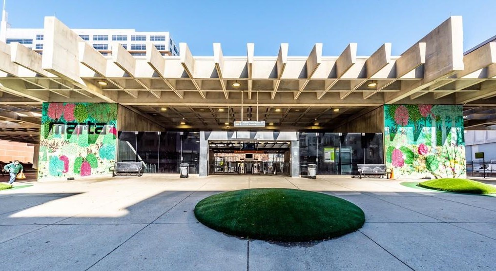 44 Peachtree Pl, Atlanta GA  30309-3907 exterior