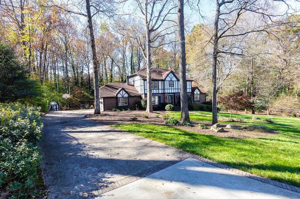 7670 Ryefield Dr, Atlanta GA  30350-5534 exterior