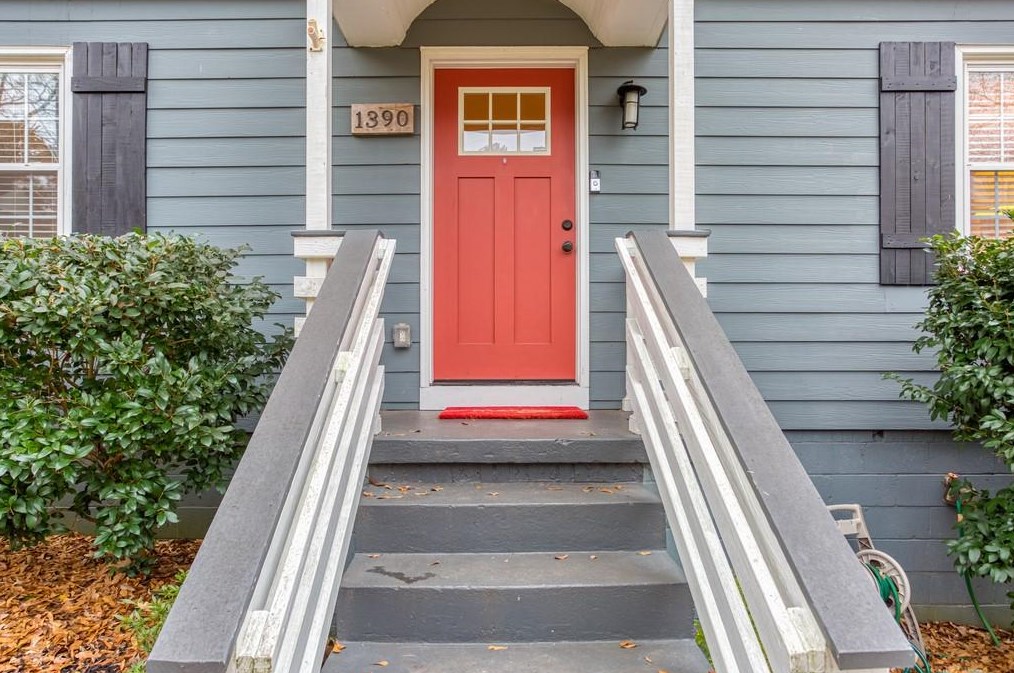 1390 Oldfield Rd, Decatur GA  30030-4552 exterior