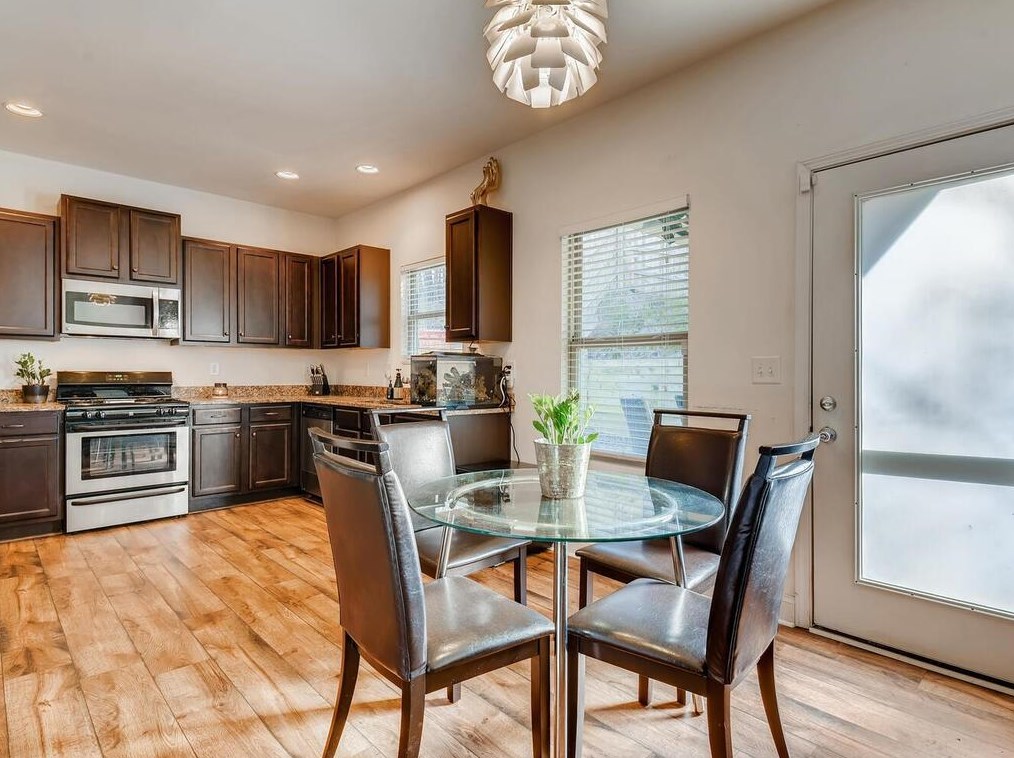 4192 Woodland Park Dr, Atlanta GA  30331 exterior