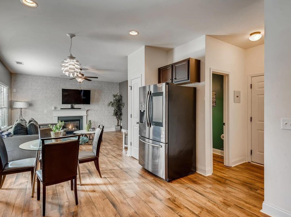 4192 Woodland Park Dr, Atlanta GA  30331 exterior