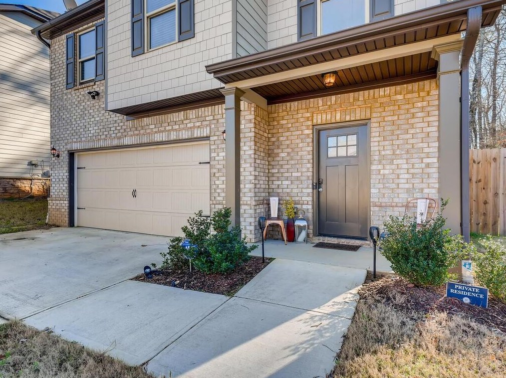 4192 Woodland Park Dr, Atlanta GA  30331 exterior