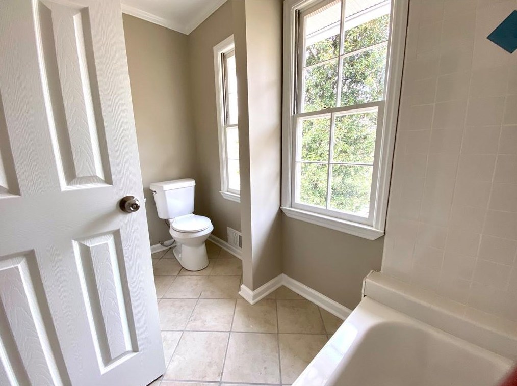 2525 Wilson Woods Dr, Decatur GA  30033-3738 exterior