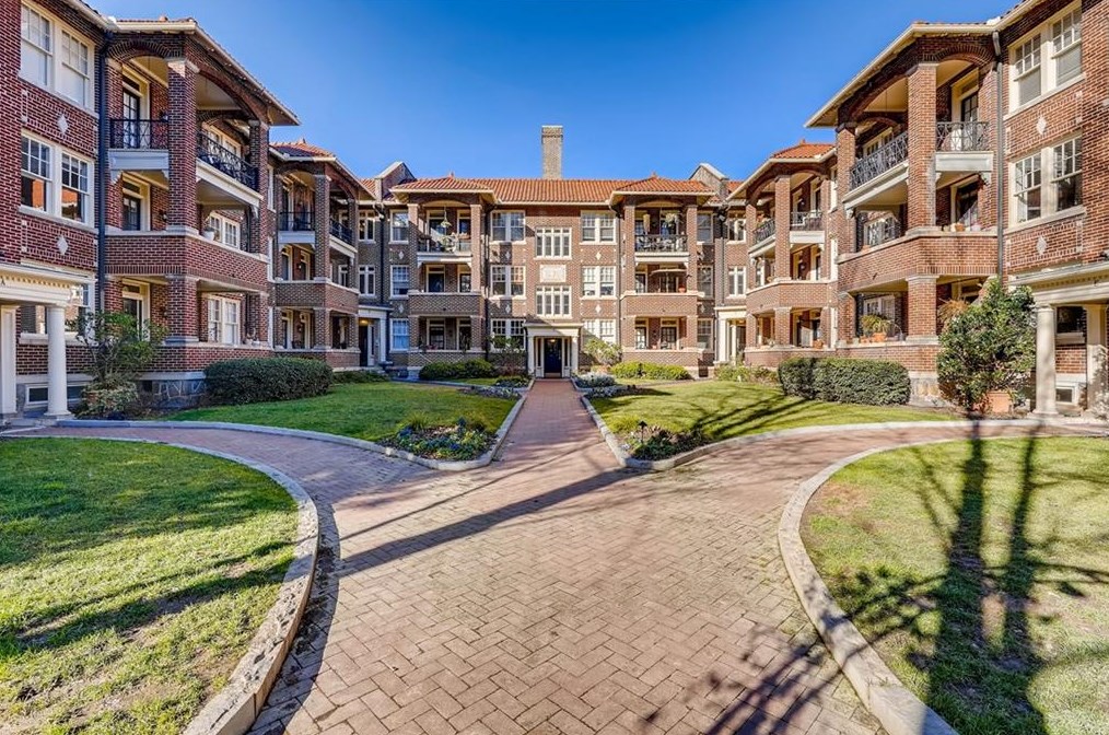 198 Ponce De Leon Ave, Atlanta GA 30308-4101 exterior