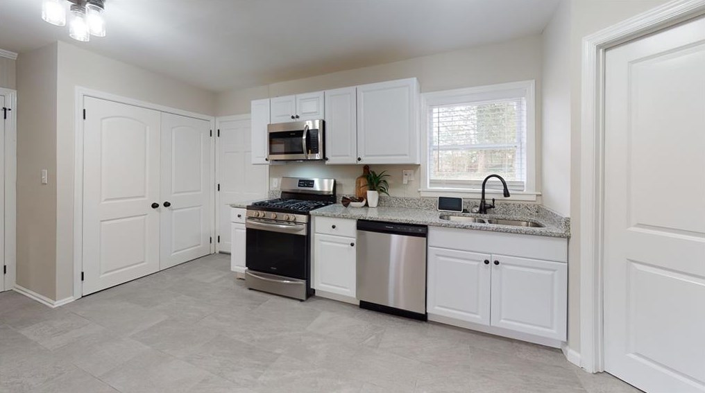 1530 Woodland Cir, Atlanta GA  30316-3160 exterior