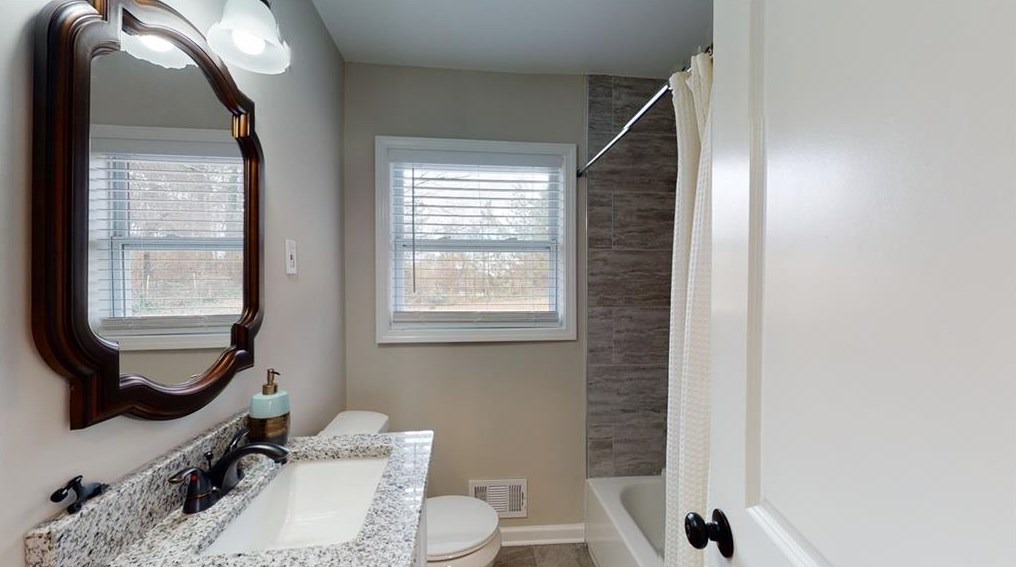 1530 Woodland Cir, Atlanta GA  30316-3160 exterior