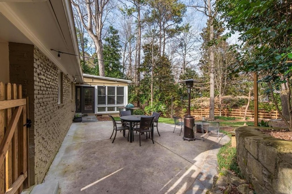 1120 Winding Crk Trl, Atlanta GA  30328-2843 exterior