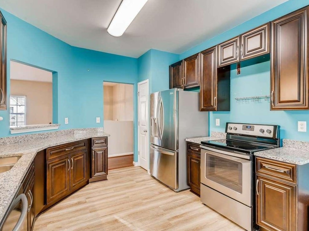 5095 Upper Elm St, Atlanta GA  30349-1686 exterior