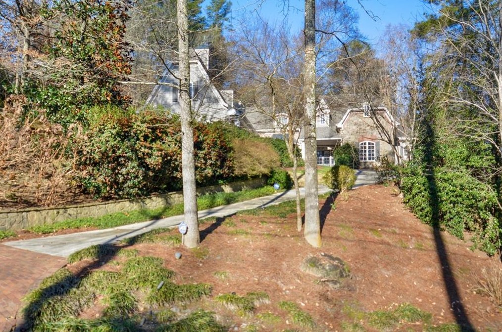 4992 Rebel Trl, Atlanta GA  30327-4641 exterior