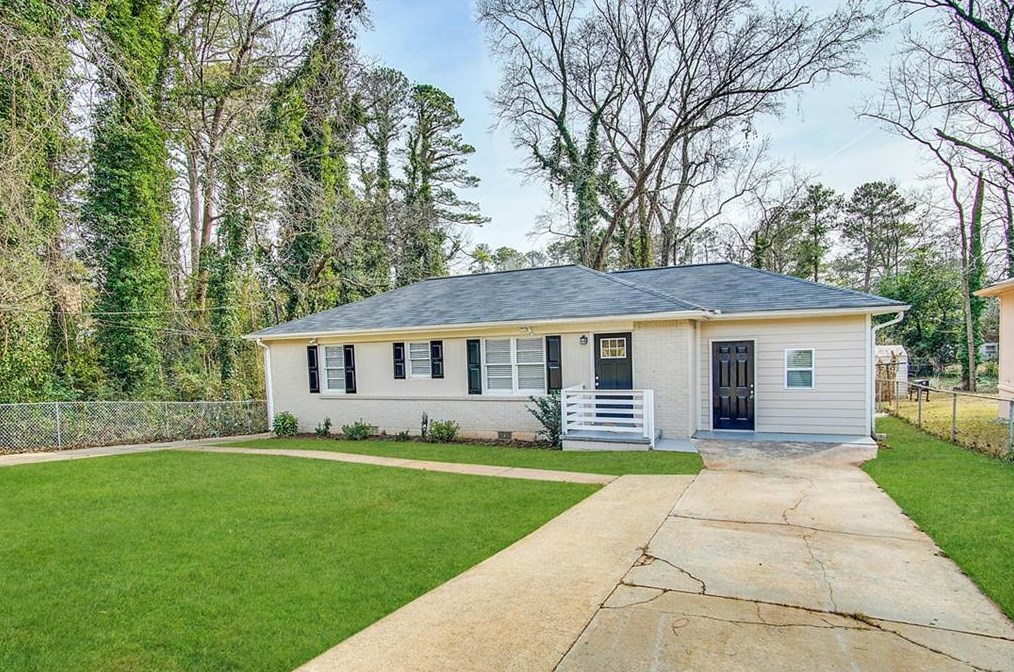 2529 Habersham Dr, Decatur GA  30032-5654 exterior